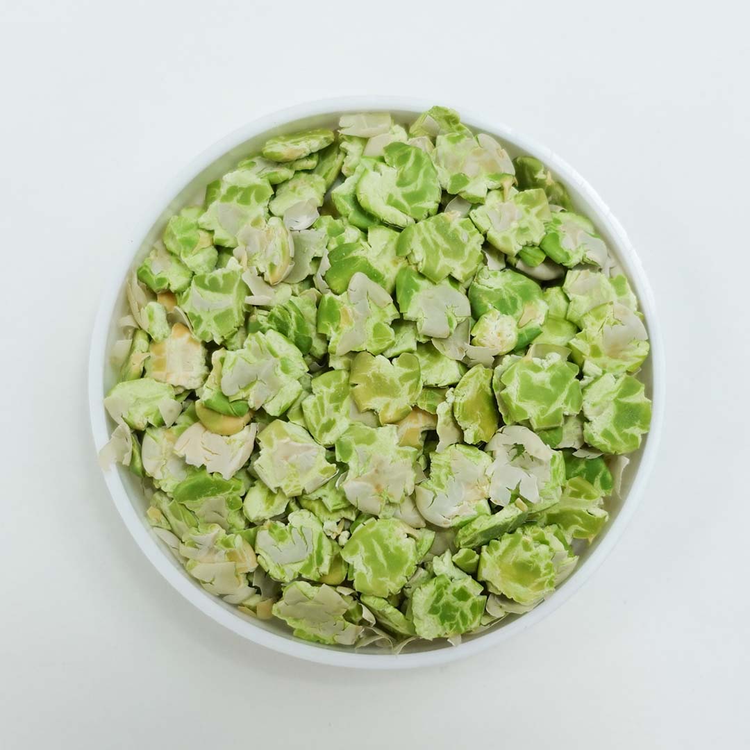 Safe and healthy treats for guinea pigs, GuineaDad pea flake